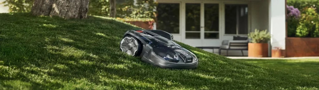 robot cortacésped para 2000 m2 en acción